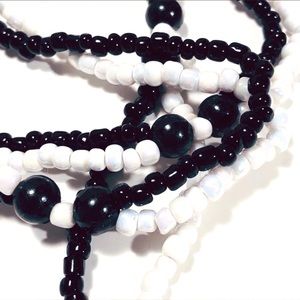 Beaded Stone Necklace in Black & White